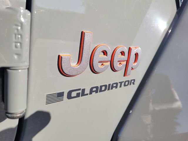 Certified 2023 Jeep Gladiator Mojave w/ Cold Weather Group image 30