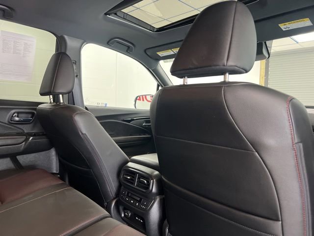 Used 2025 Honda Ridgeline Black Edition image 11