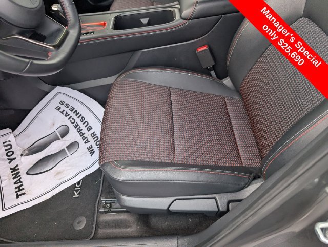 Certified 2025 Nissan Kicks SR AWD/4WD image 23