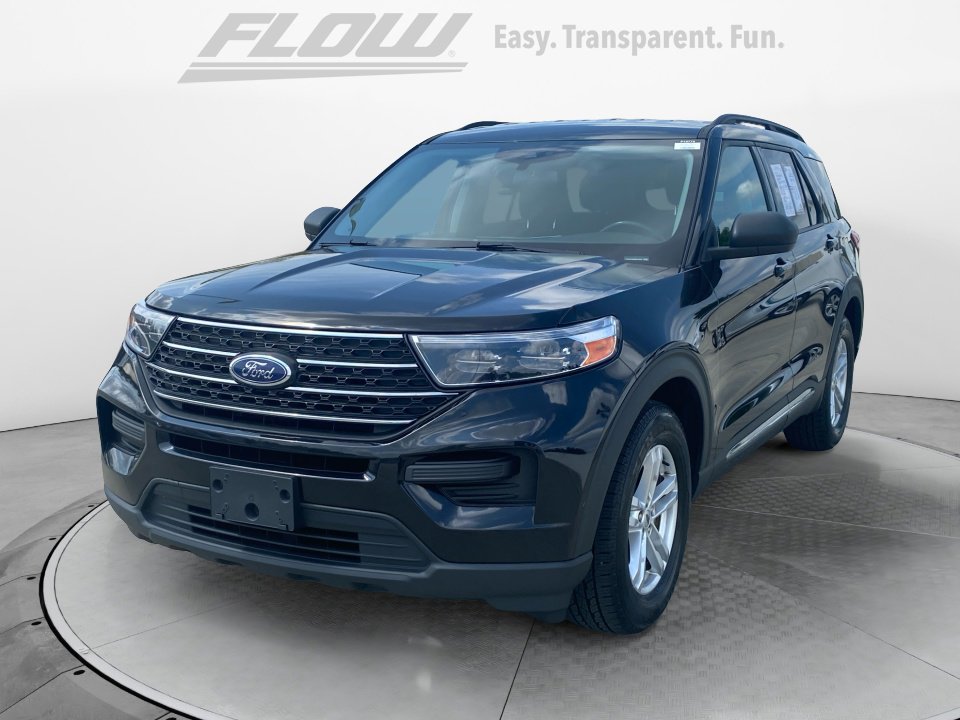Used 2022 Ford Explorer XLT image 3