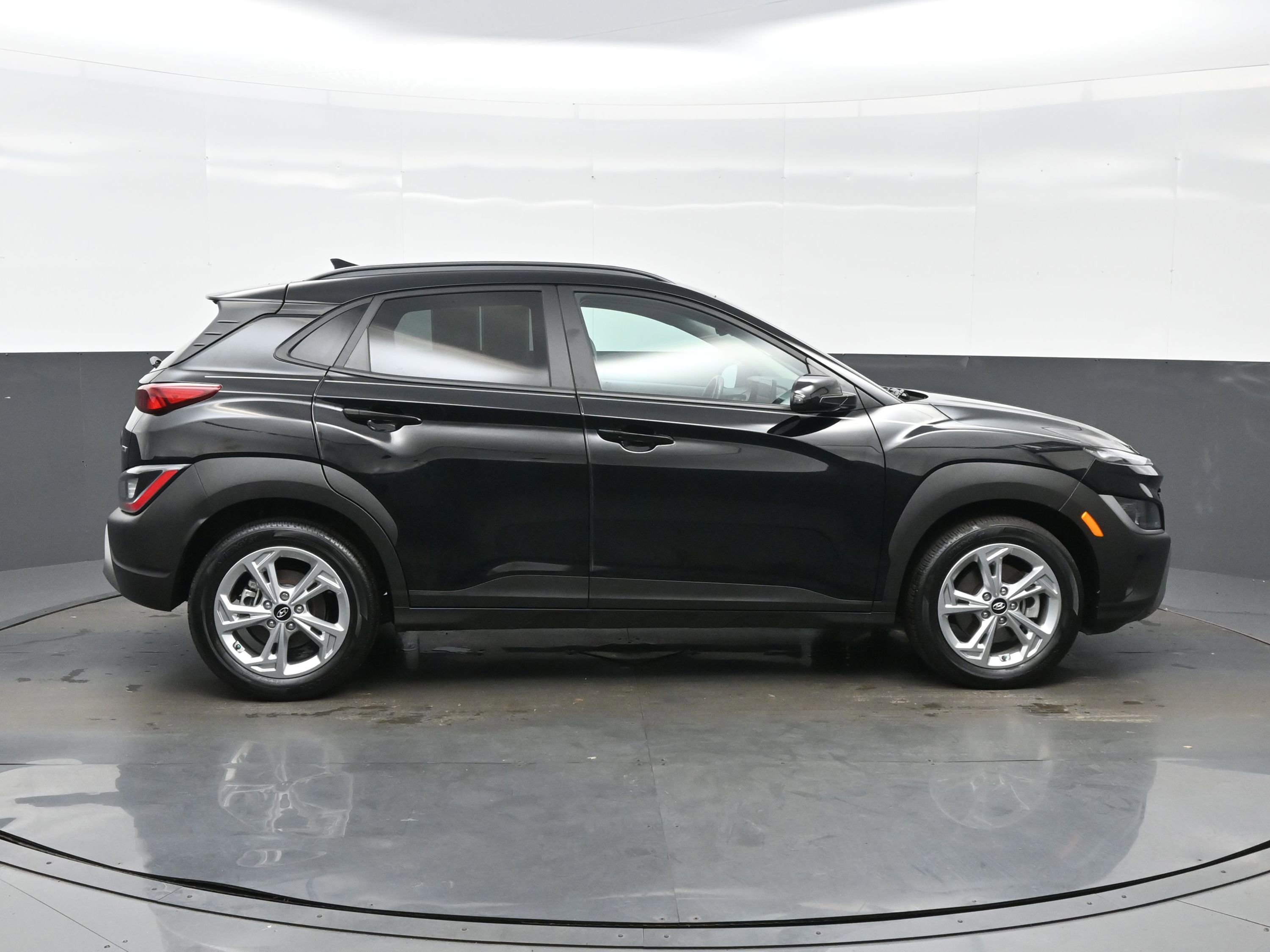 Used 2023 Hyundai Kona SEL w/ Convenience Package AWD/4WD image 7
