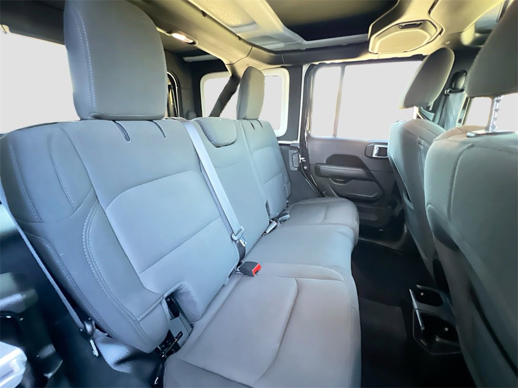 Used 2022 Jeep Wrangler Unlimited Sahara w/ LED Lighting Group image 27