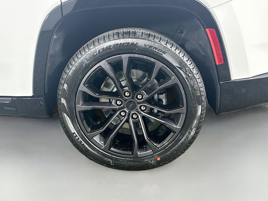 New 2026 Jeep Grand Wagoneer Summit image 16