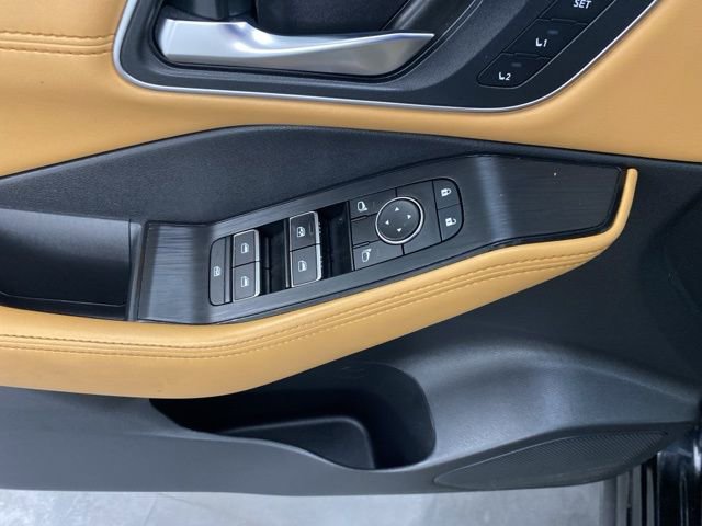 Used 2023 Nissan Rogue Platinum image 31