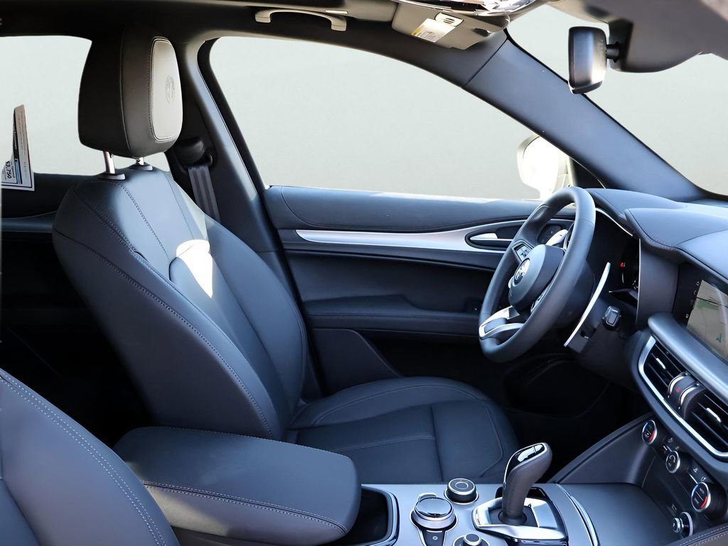 New 2025 Alfa Romeo Stelvio Sprint image 10