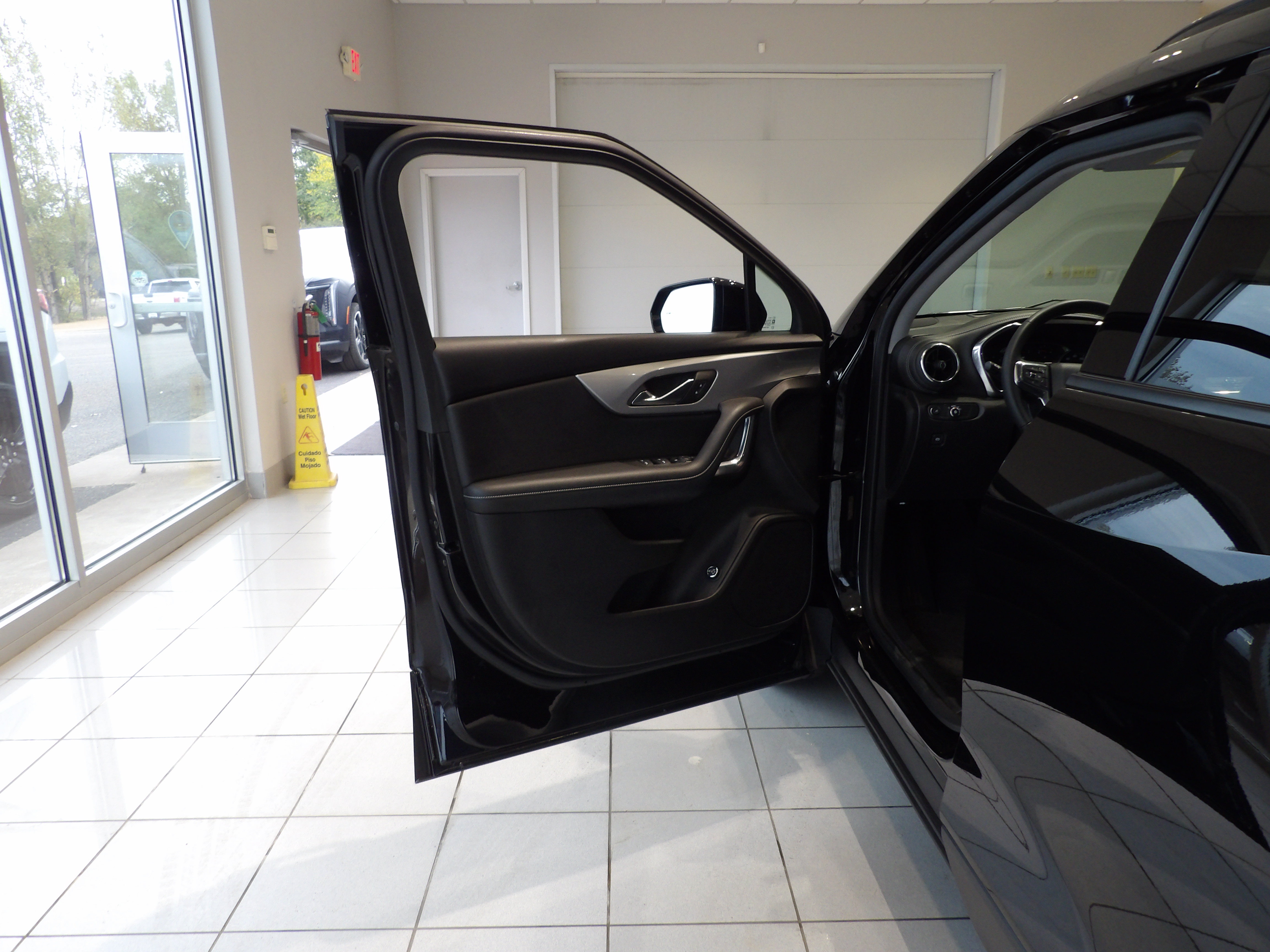 Used 2023 Chevrolet Blazer LT AWD/4WD image 9