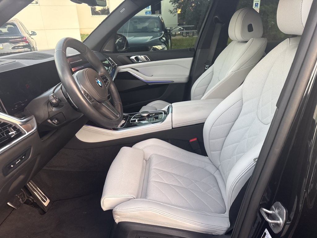 Certified 2025 BMW X5 xDrive40i w/ M Sport Package AWD/4WD image 9