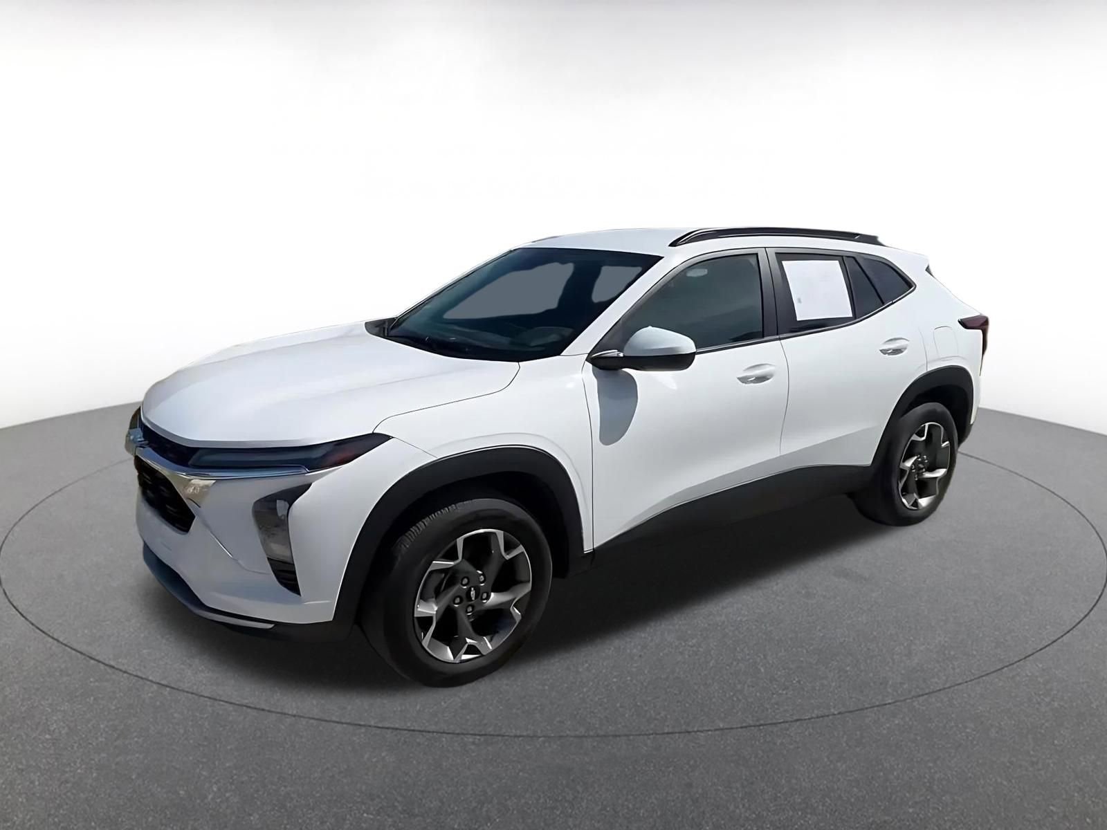 Used 2025 Chevrolet Trax LT image 8