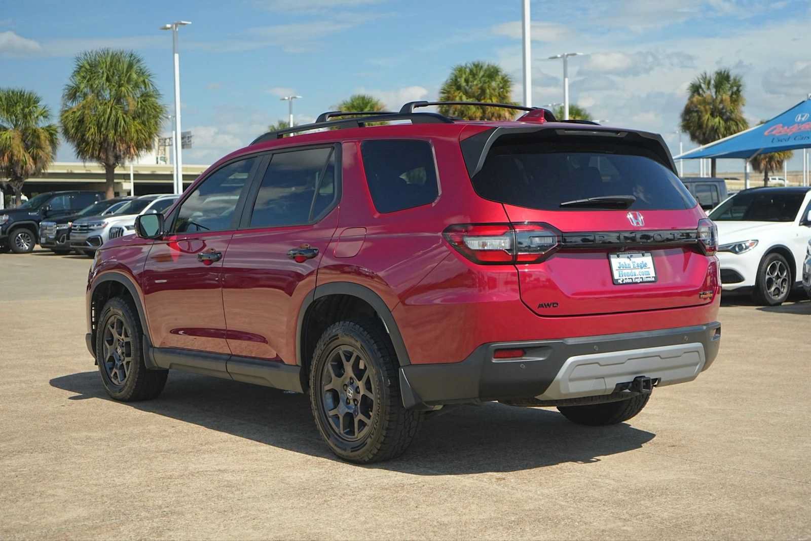 Certified 2025 Honda Pilot TrailSport image 4