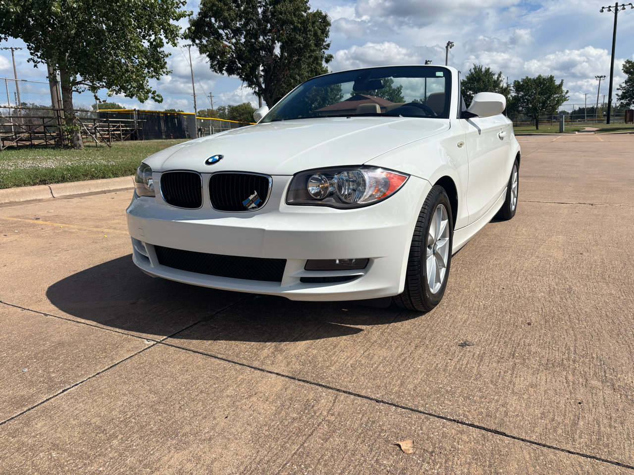 Used 2011 BMW 128i Convertible image 3