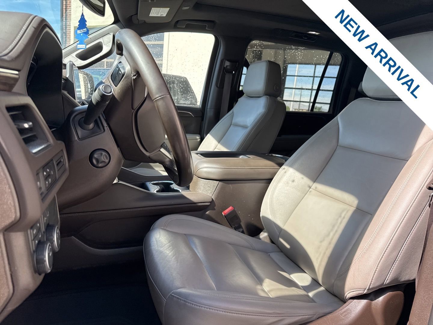 Used 2023 Chevrolet Suburban LT w/ Luxury Package AWD/4WD image 17