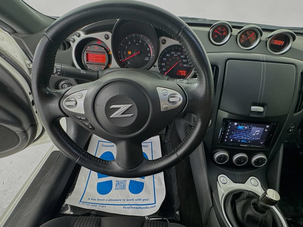 Used 2020 Nissan 370Z Coupe RWD image 12