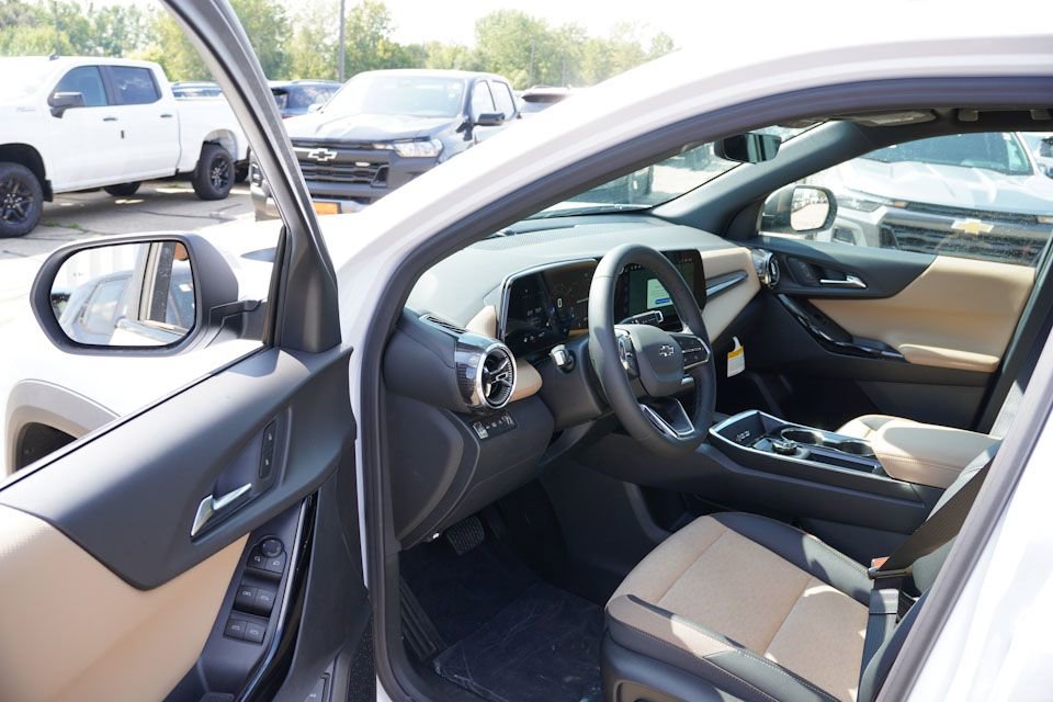 New 2026 Chevrolet Equinox ACTIV w/ Safety and Technology Package AWD/4WD image 10