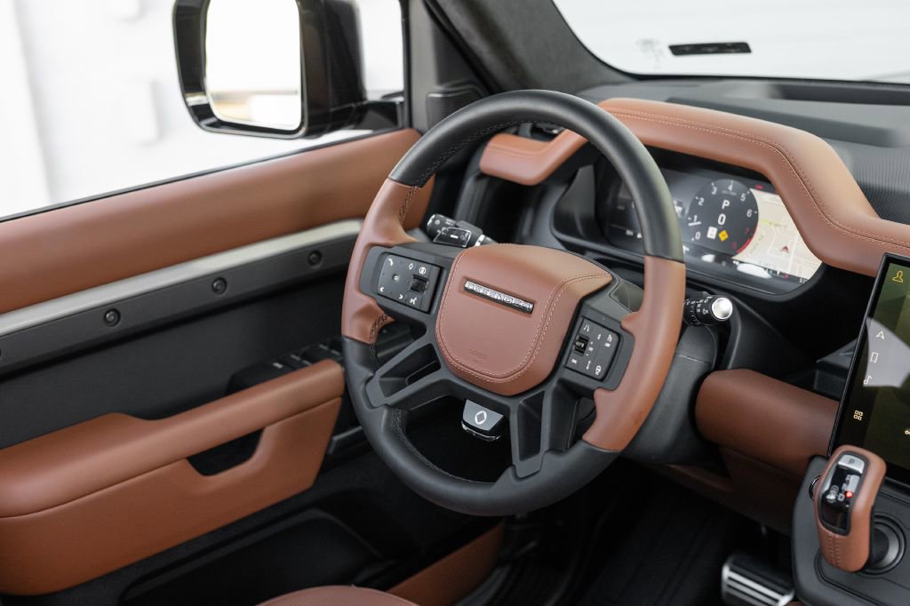 Used 2026 Land Rover Defender 110 OCTA AWD/4WD image 30
