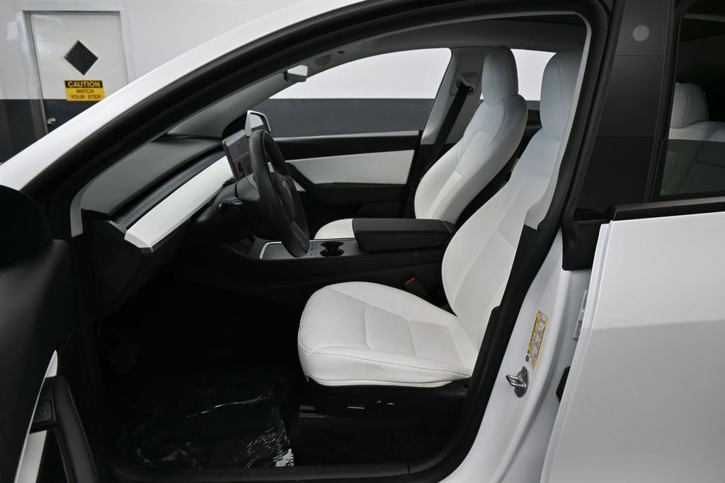 Used 2021 Tesla Model Y Long Range AWD/4WD image 11