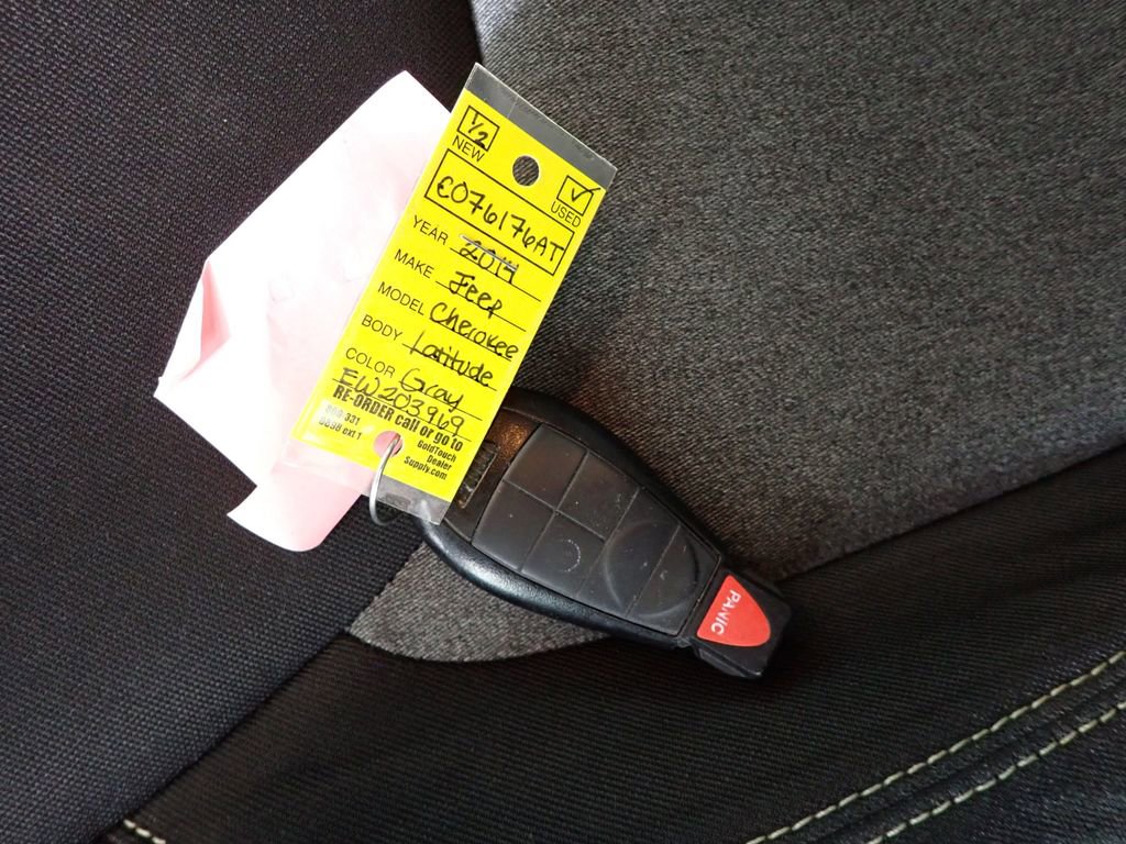 Used 2014 Jeep Cherokee Latitude w/ Cold Weather Group image 34