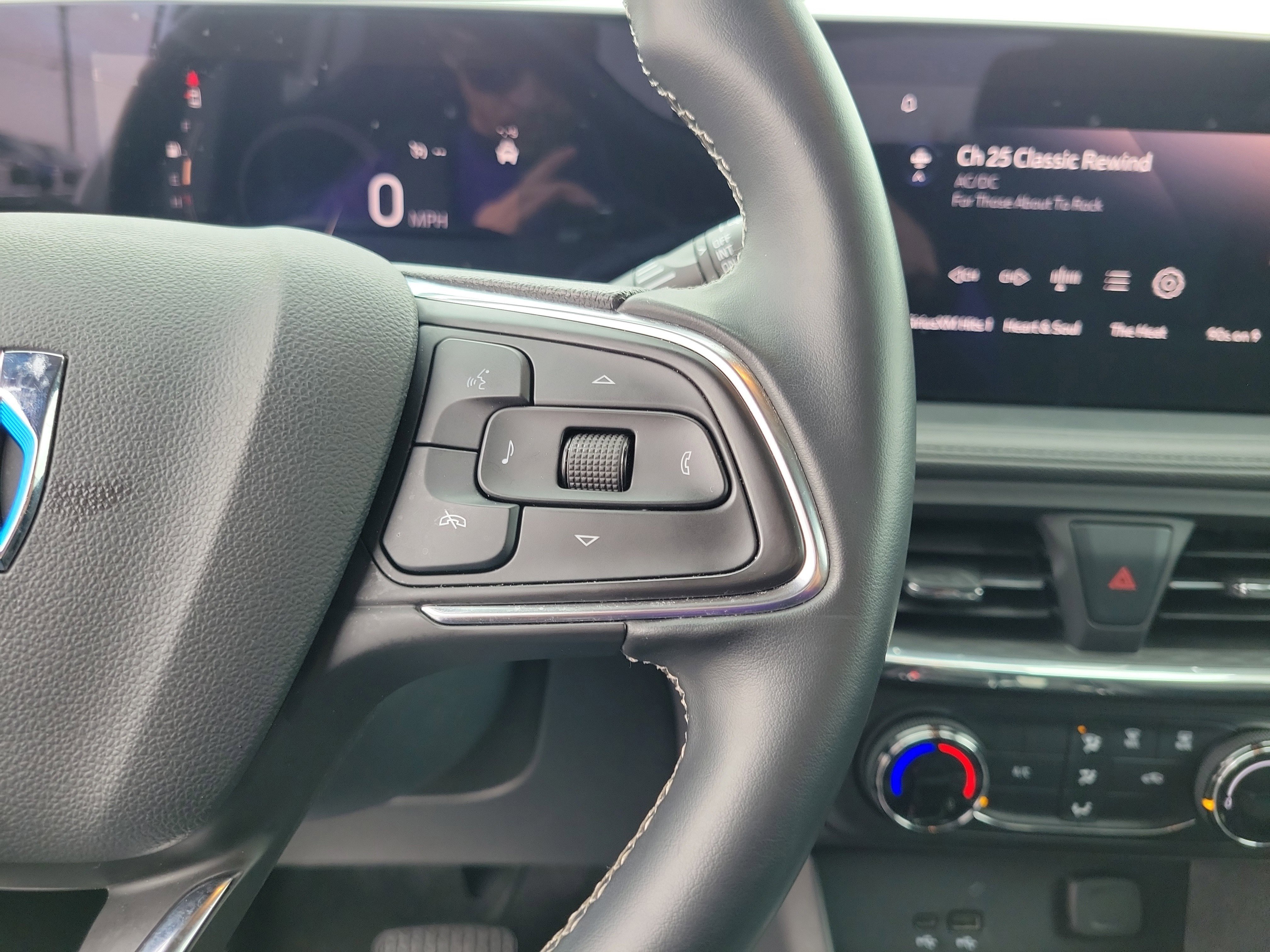 Used 2025 Buick Encore GX Preferred image 24