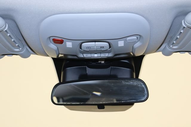 Used 2023 Jeep Renegade Latitude w/ Sun & Fun Group AWD/4WD image 23