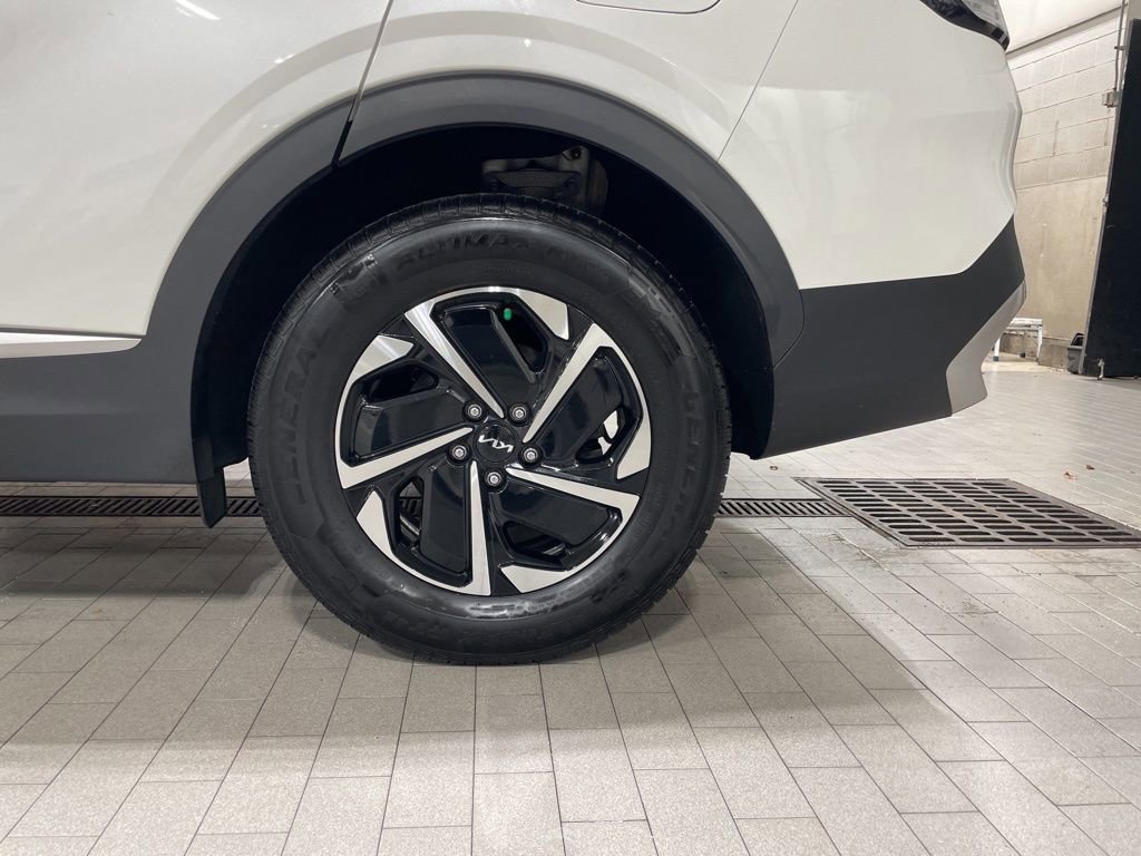 Certified 2023 Kia Sportage LX image 29