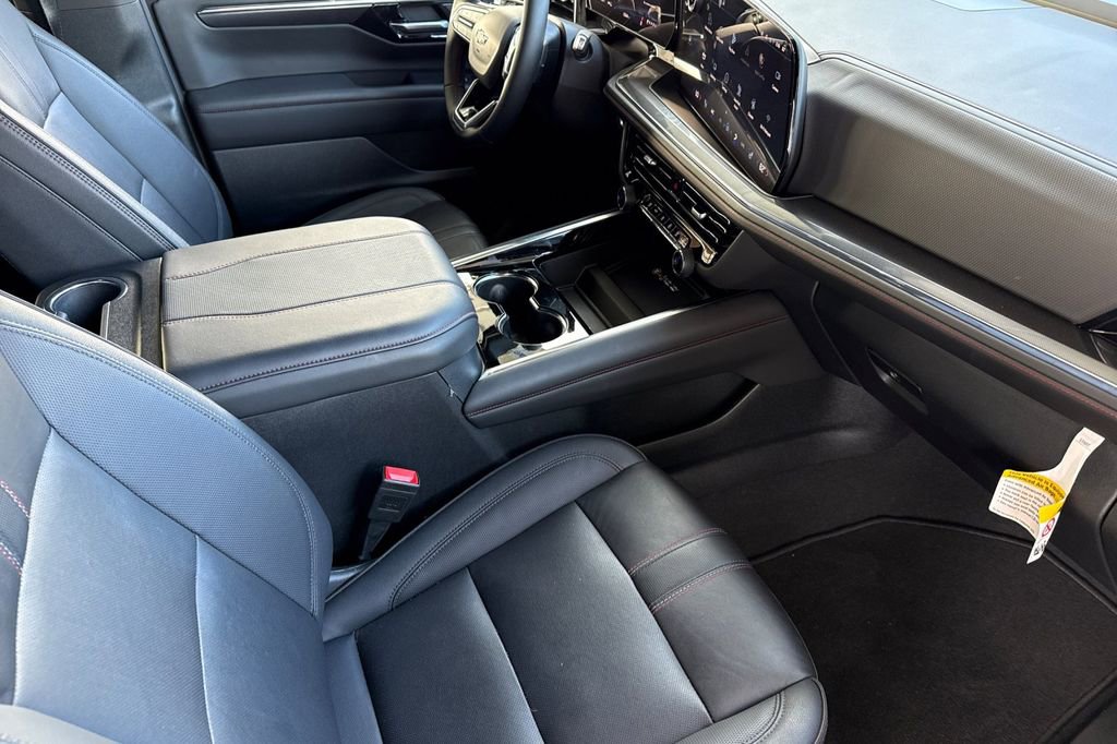 Used 2025 Chevrolet Suburban RST image 26