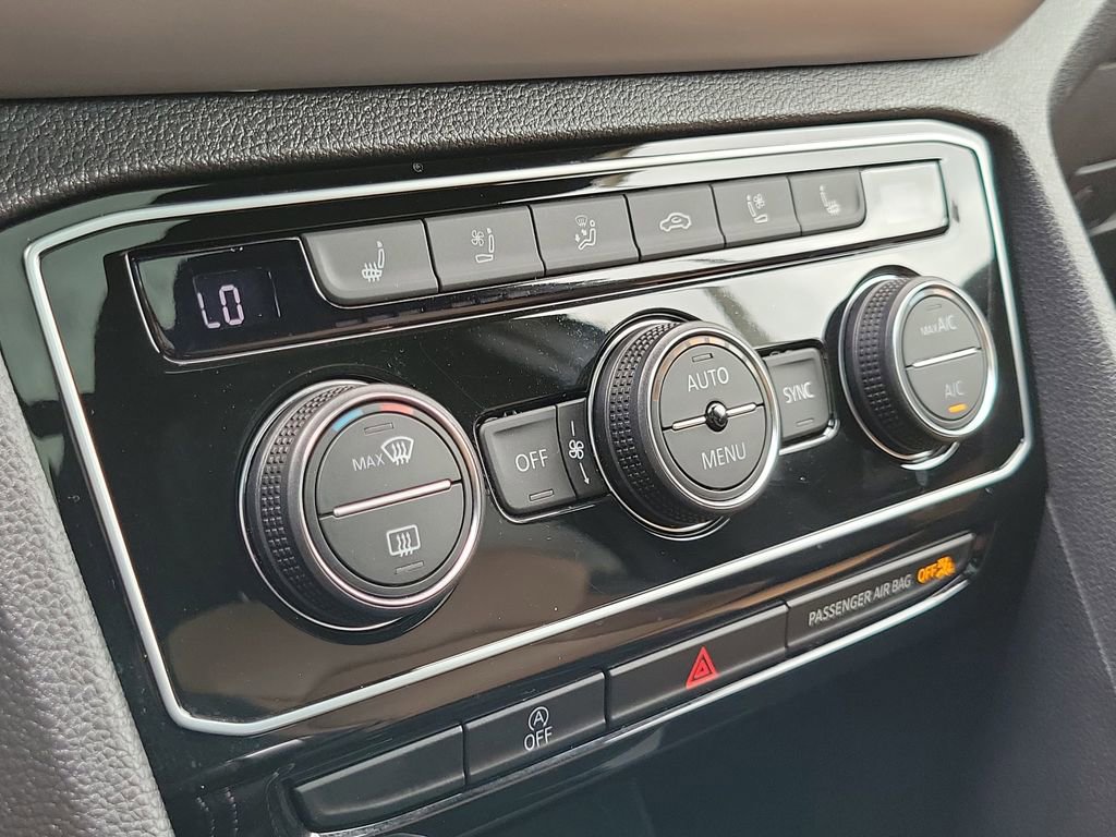 Used 2023 Volkswagen Atlas Cross Sport SEL Premium R-Line image 33