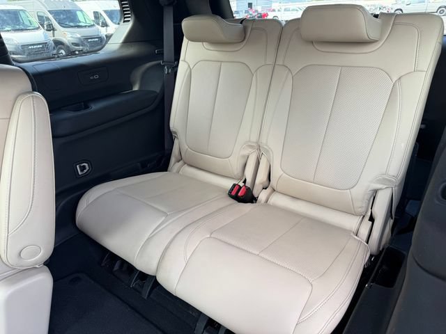 Certified 2023 Jeep Grand Cherokee L Limited w/ Luxury Tech Group II AWD/4WD image 22