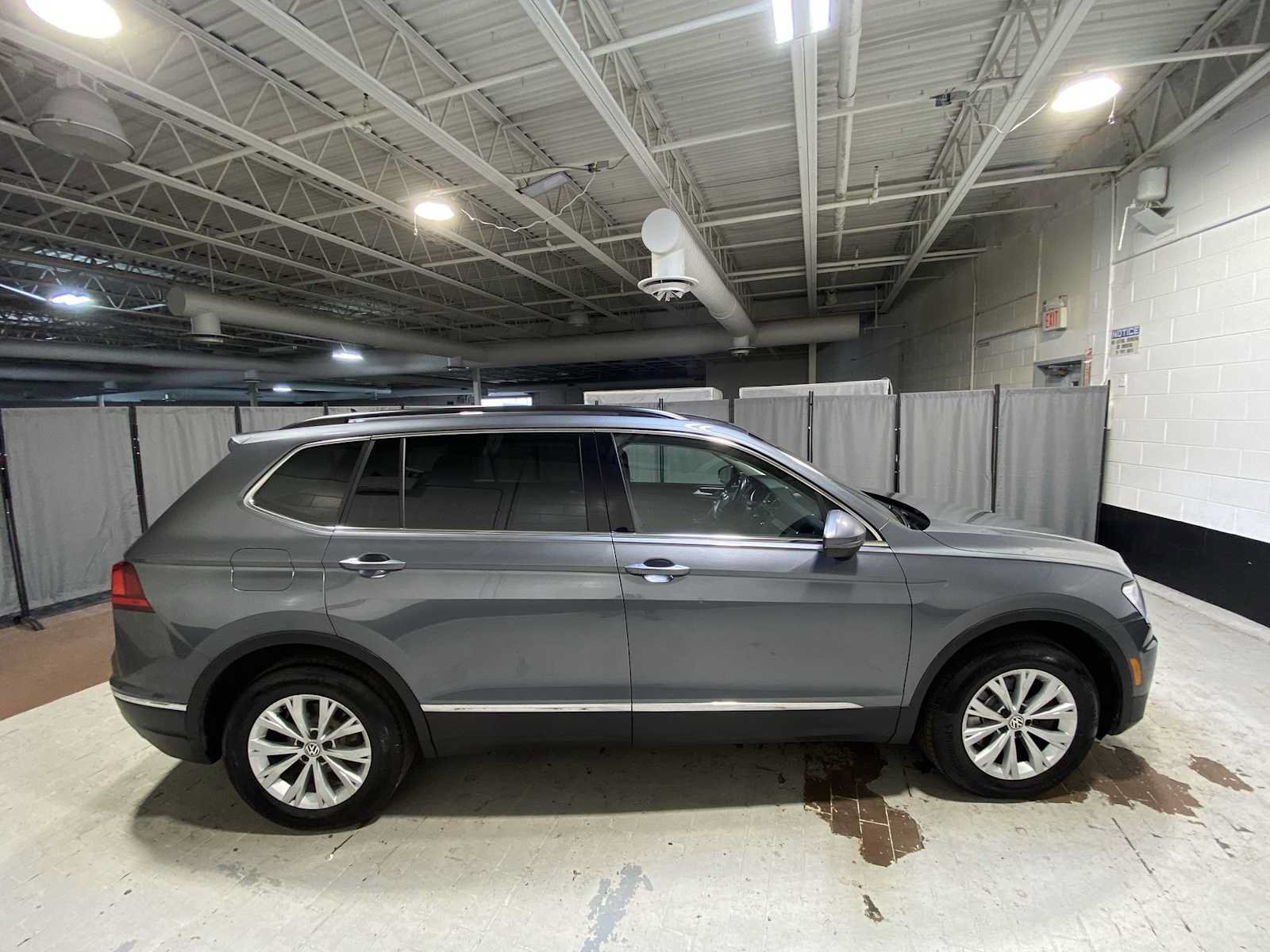 Used 2018 Volkswagen Tiguan SE AWD/4WD image 24