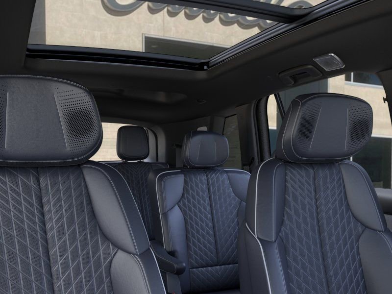 New 2026 Cadillac Vistiq Premium Luxury AWD/4WD image 24