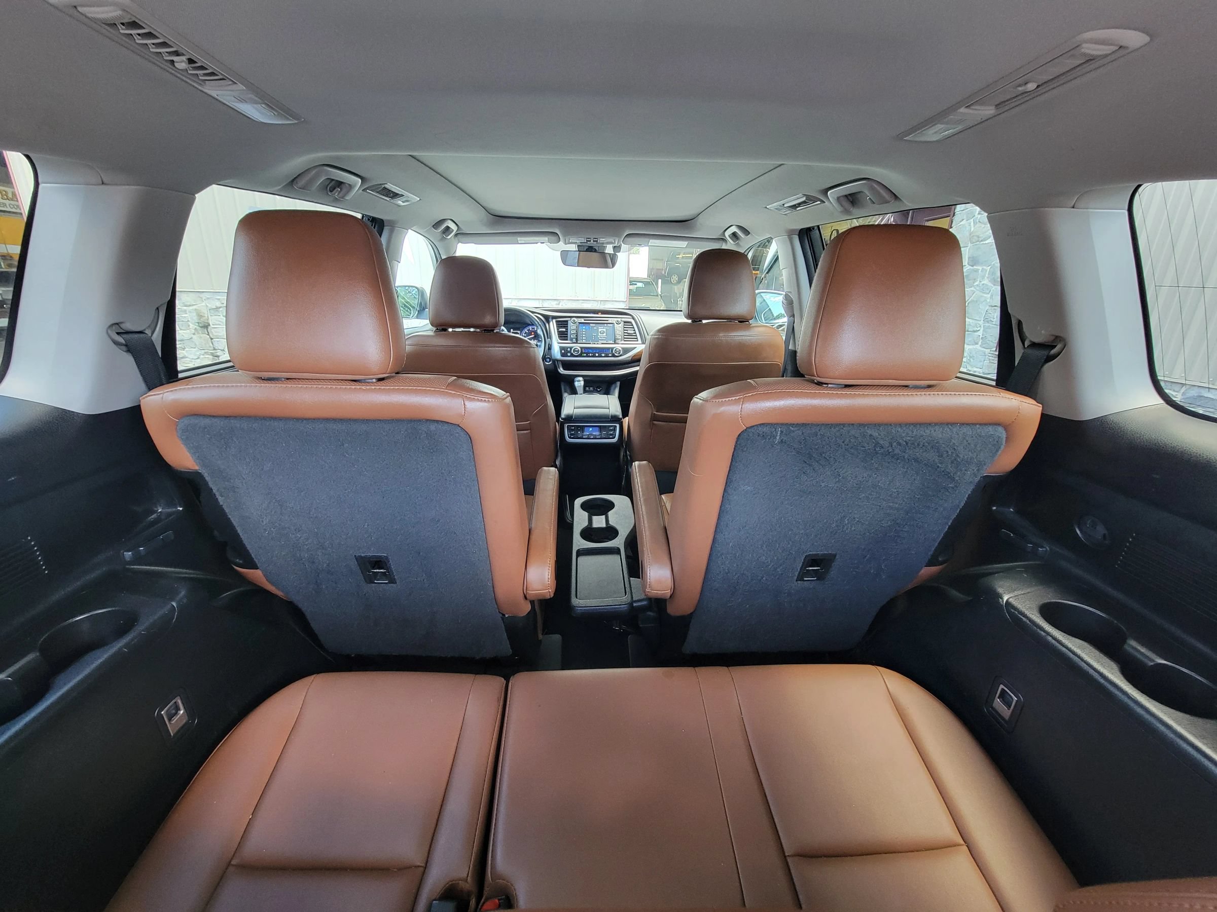 Used 2017 Toyota Highlander AWD V6 image 16
