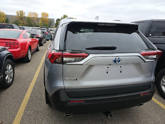 Used 2022 Toyota RAV4 XLE AWD/4WD image 5