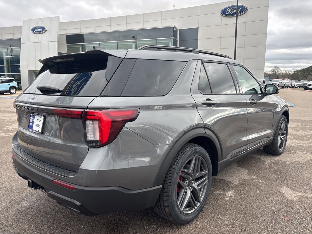 New 2026 Ford Explorer ST-Line w/ ST-Line Street Pack image 13