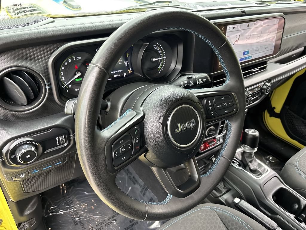 Used 2024 Jeep Wrangler Unlimited Rubicon 4xe AWD/4WD image 11