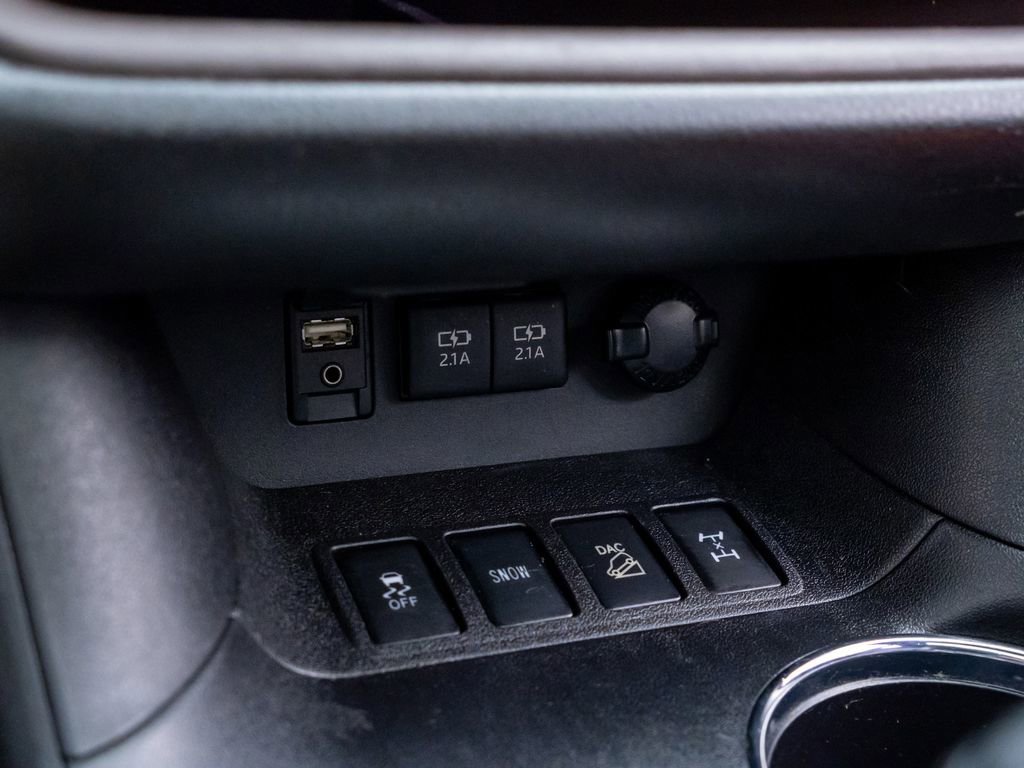 Used 2018 Toyota Highlander Limited image 30