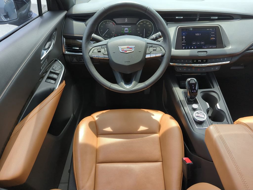 Used 2022 Cadillac XT4 Premium Luxury w/ Enhanced Visibility Package FWD image 14