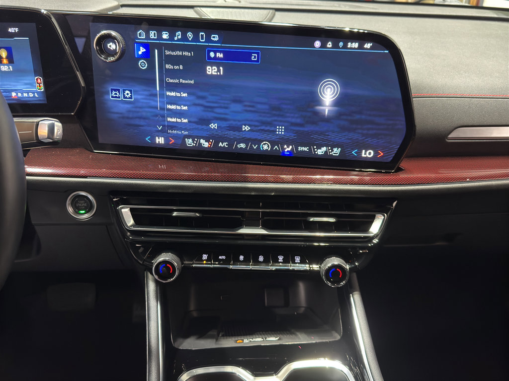 Used 2025 Chevrolet Traverse RS image 33