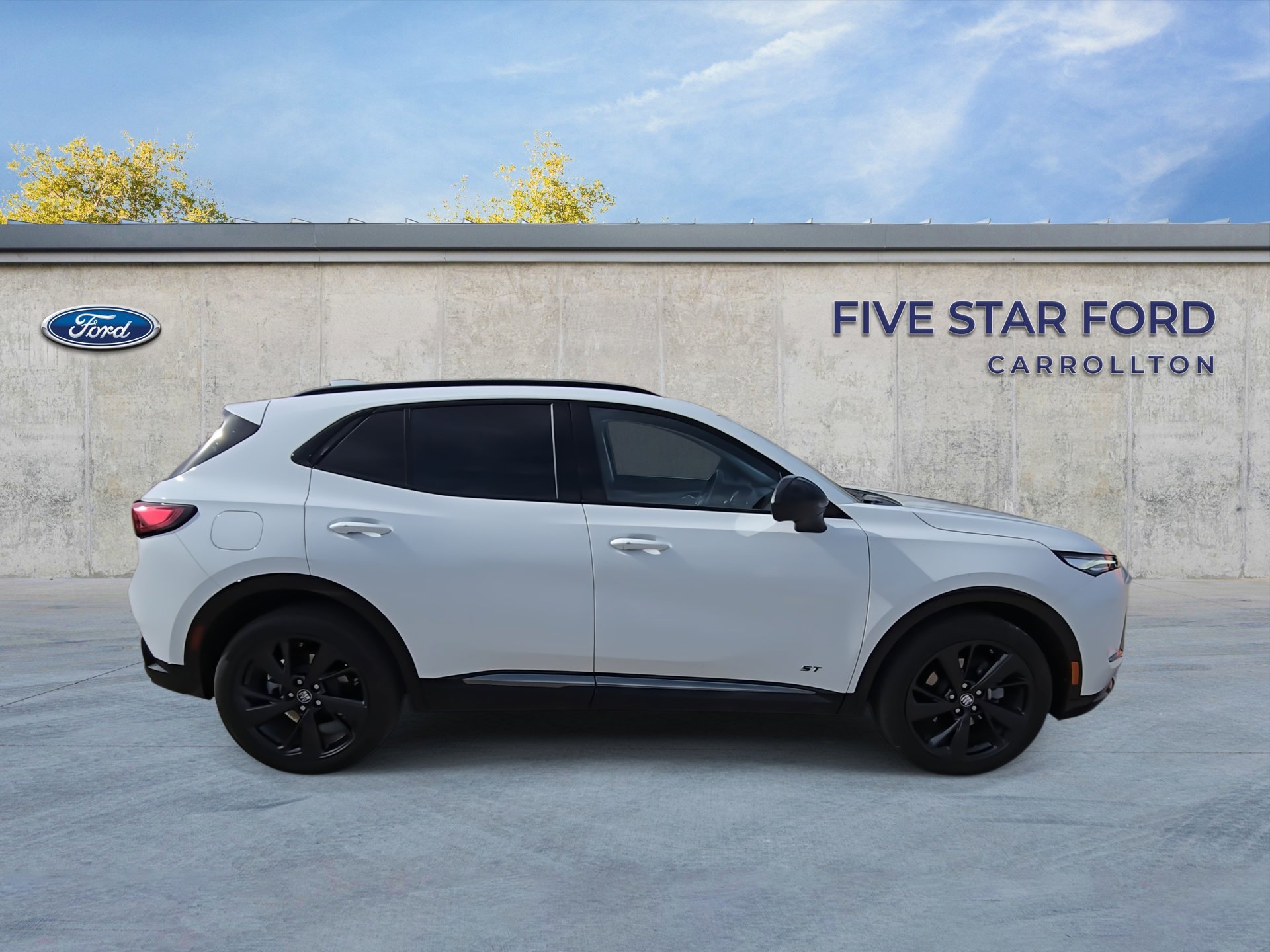 Used 2024 Buick Envision Sport Touring image 9