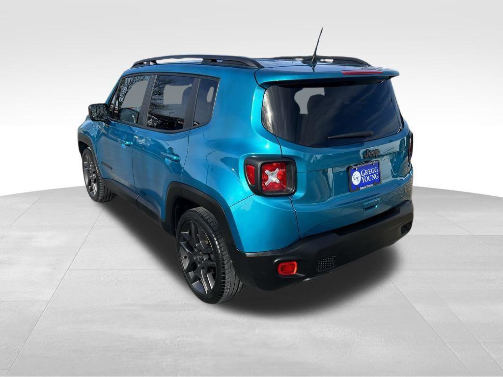 Used 2021 Jeep Renegade Latitude image 4
