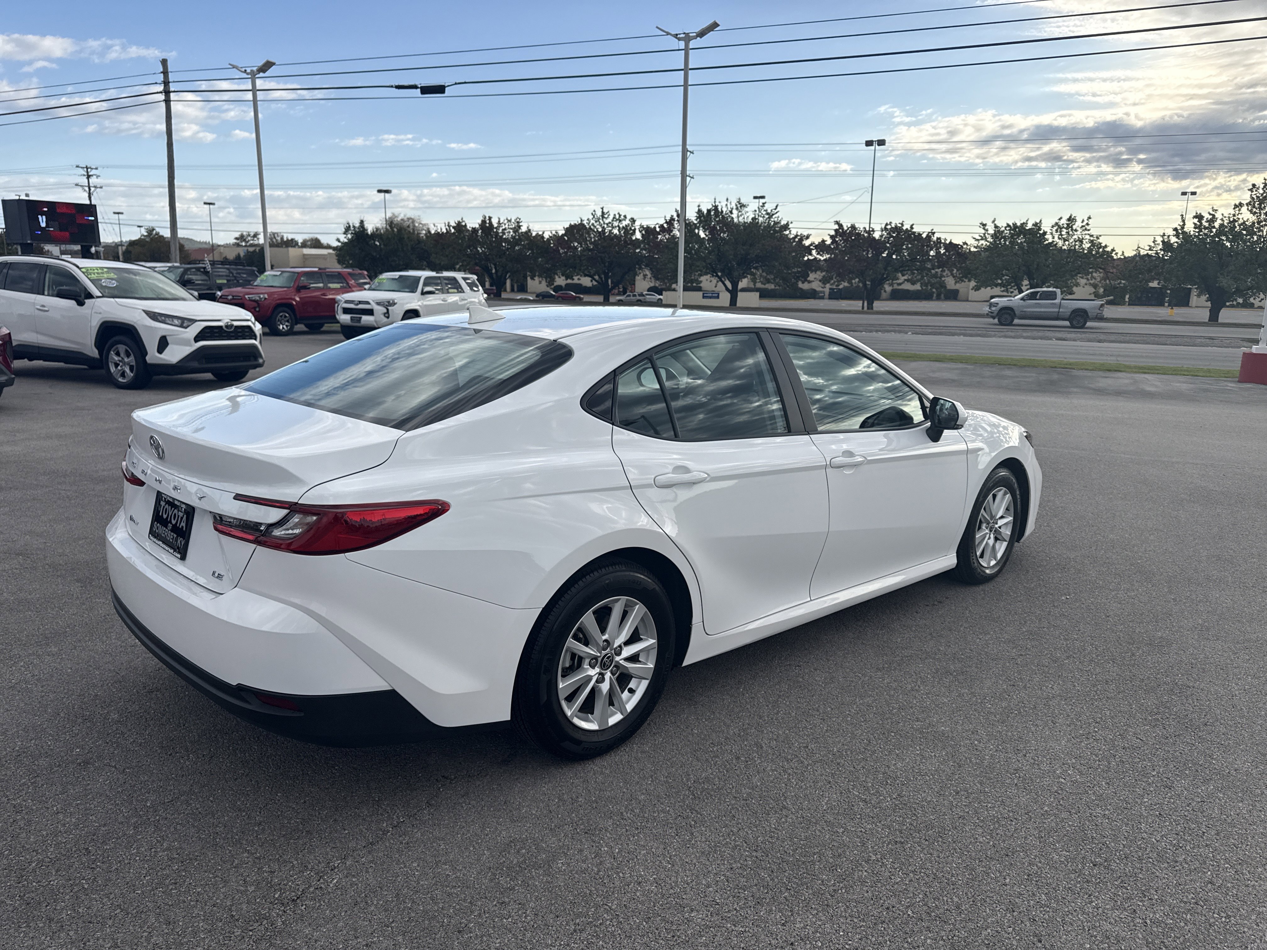Used 2025 Toyota Camry LE image 3
