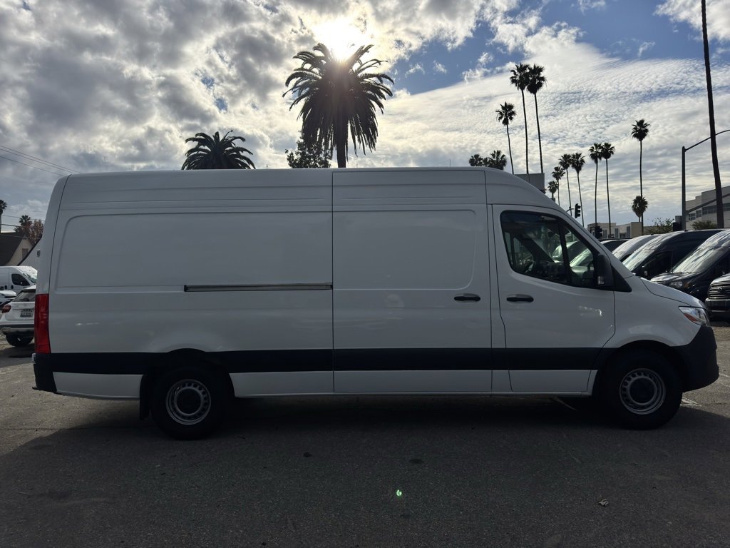 Used 2024 Mercedes-Benz Sprinter 2500 image 4