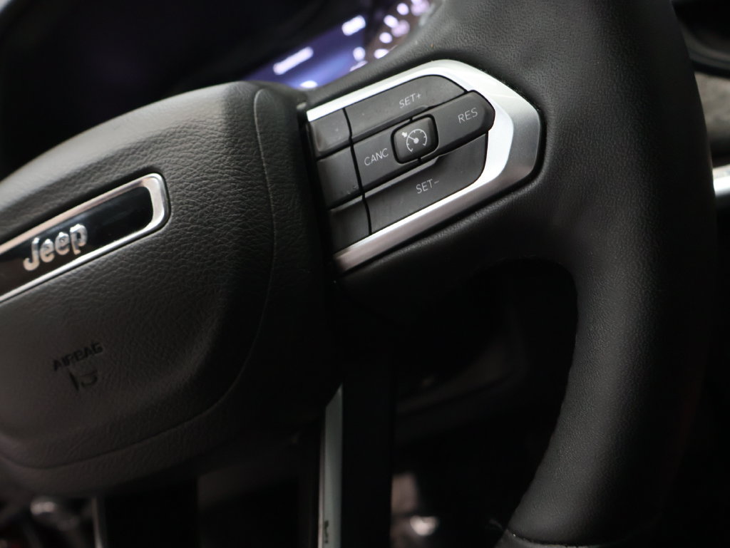 Used 2025 Jeep Compass Latitude AWD/4WD image 20