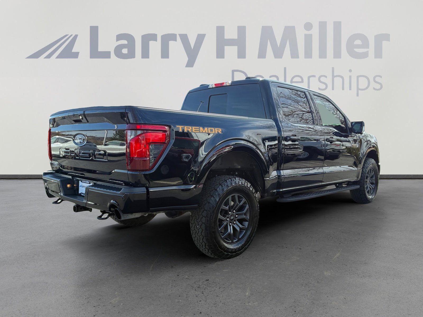 Used 2025 Ford F150 Tremor w/ Mobile Office Package image 5