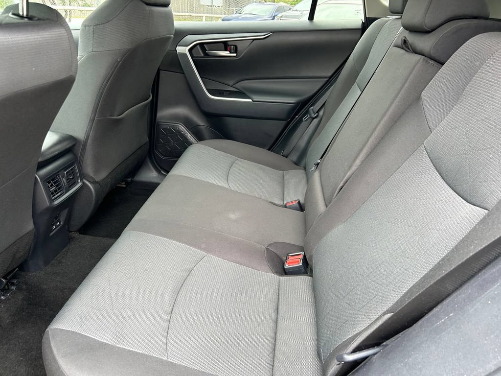Used 2025 Toyota RAV4 XLE FWD image 15