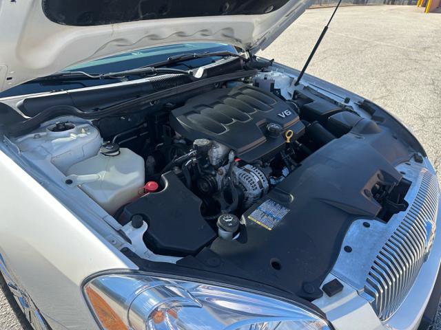 Used 2009 Buick Lucerne CXL FWD image 42
