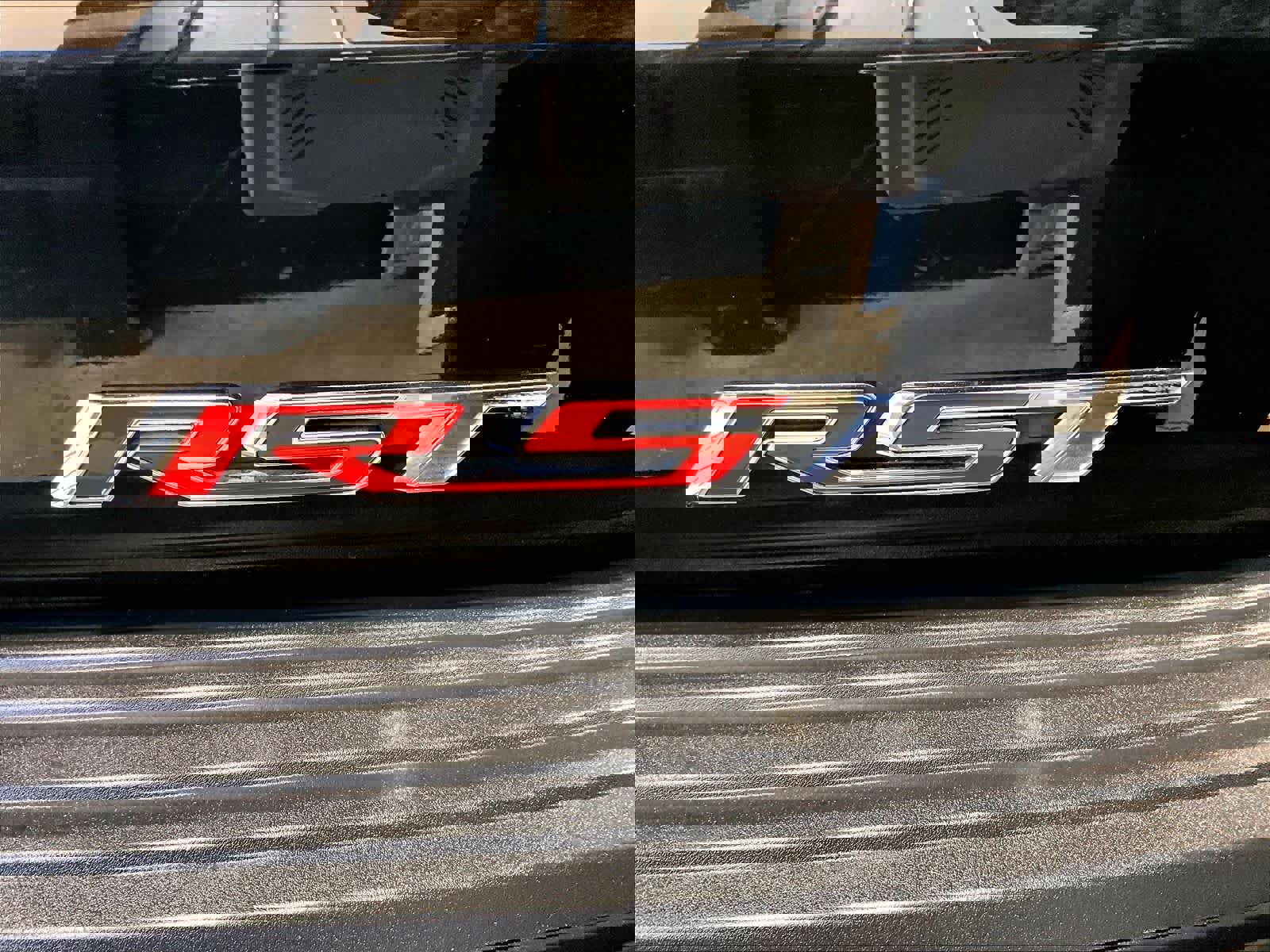 Used 2022 Chevrolet Suburban RST w/ Luxury Package image 30