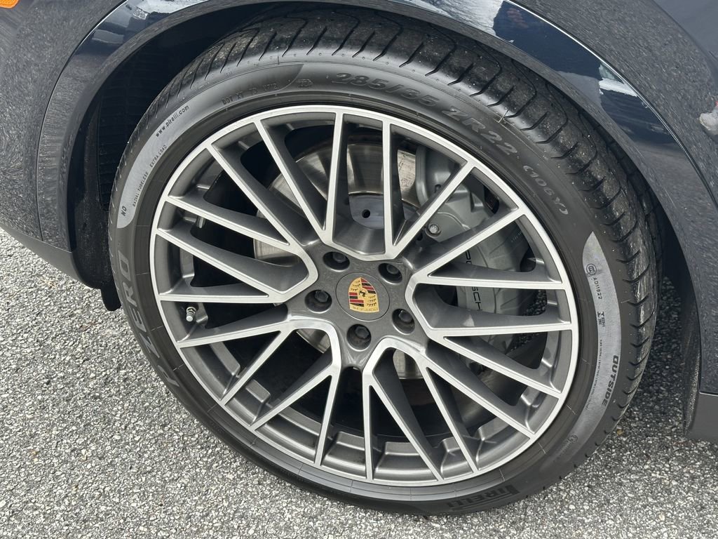 Used 2022 Porsche Cayenne S image 14