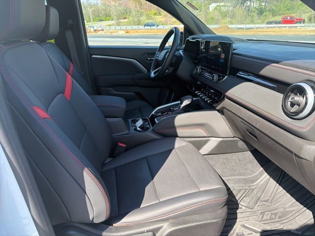 Used 2024 Chevrolet Colorado Z71 w/ LPO, Dark Essentials Package image 6