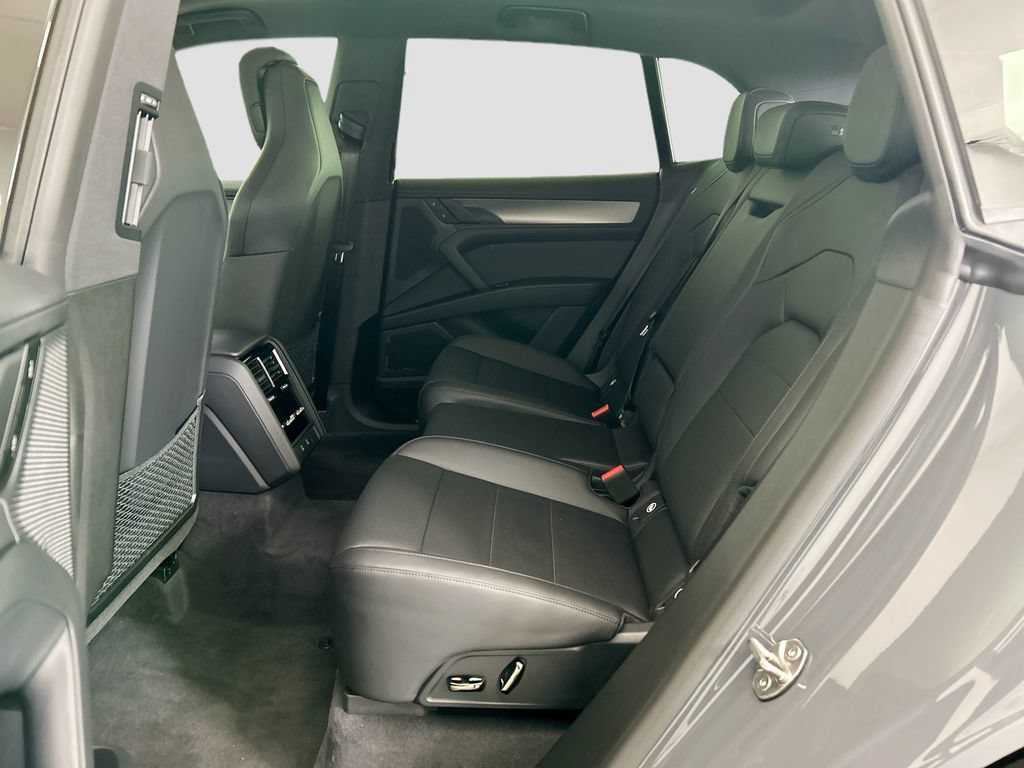 New 2026 Porsche Cayenne Electric AWD/4WD image 18