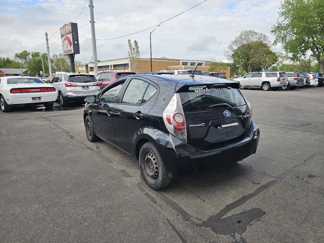 Used 2014 Toyota Prius C One FWD image 8