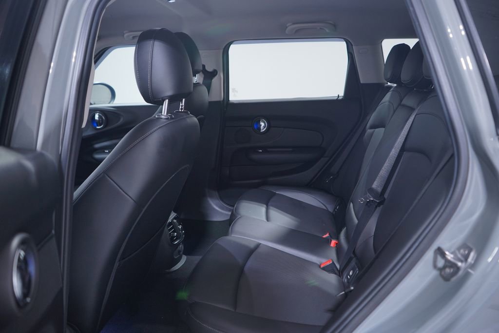Used 2016 MINI Cooper Clubman FWD image 9