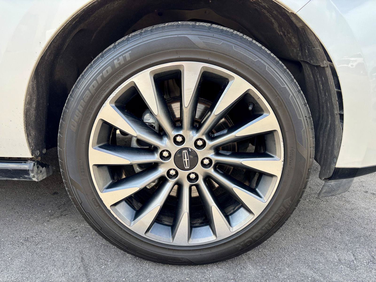 Used 2018 Lincoln Navigator Select AWD/4WD image 36